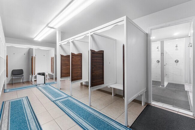 Building Photo - 3120 Lake Osborne Dr