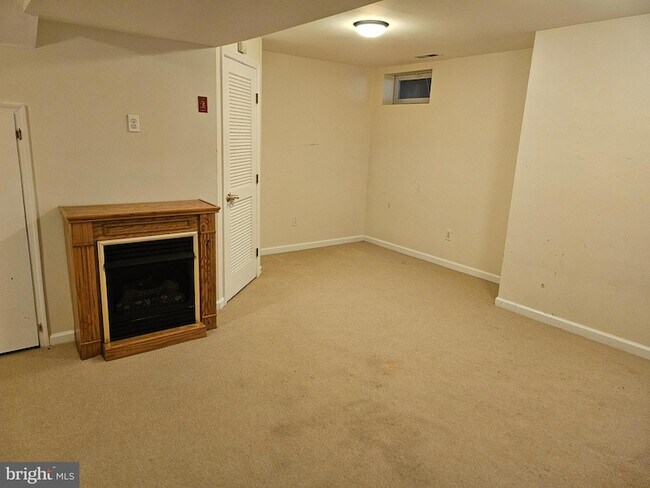 Building Photo - 114 Madison Ct