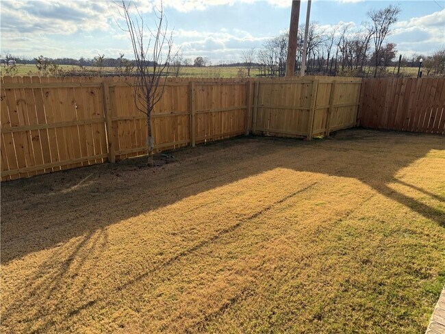 Building Photo - 7009 SW Basswood Ave