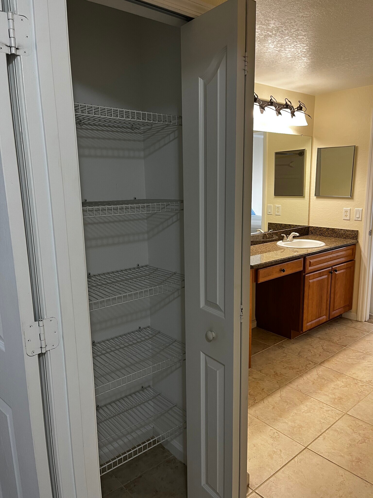 Building Photo - 12975 Positano Cir