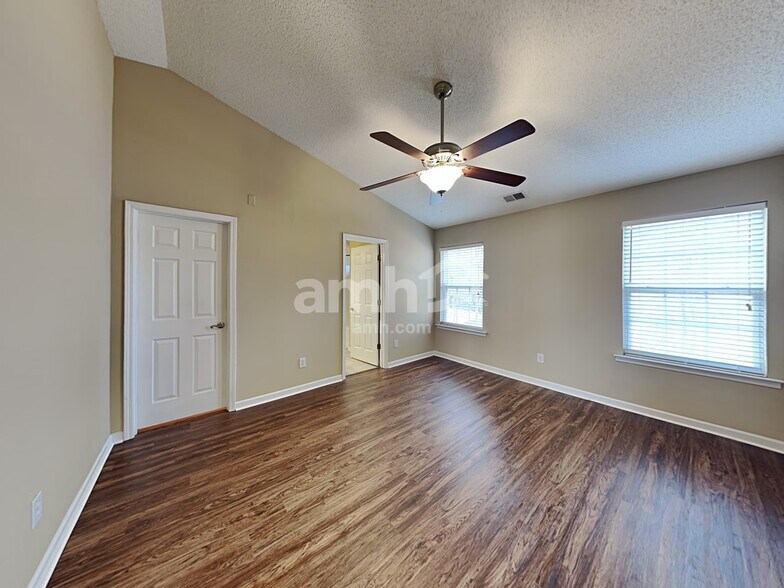 Building Photo - 8836 Laurel Run Dr