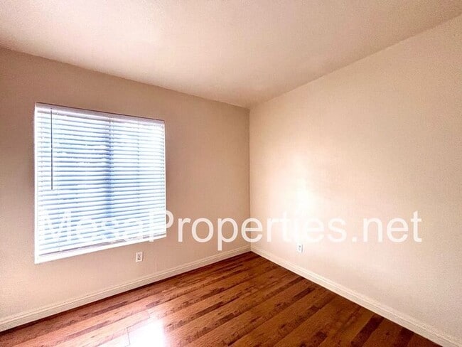 Building Photo - 10850 Villa St