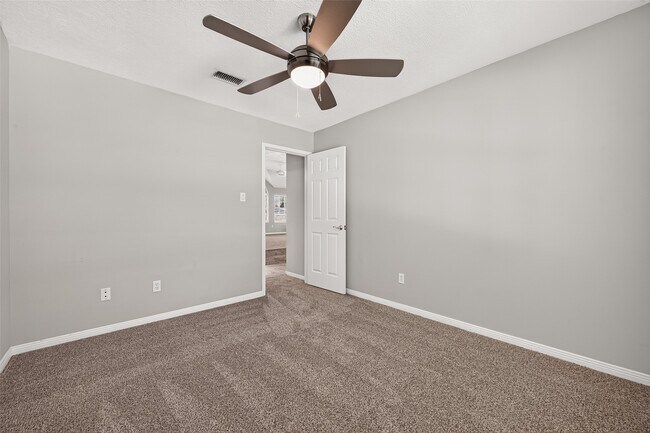 Building Photo - 2106 Avenida La Quinta St