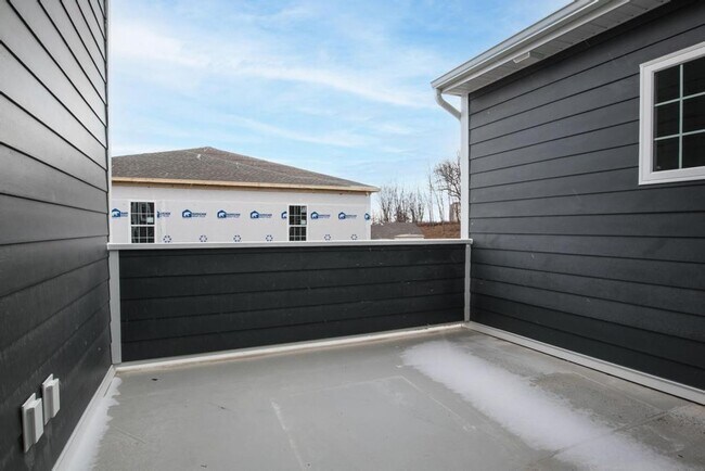 Building Photo - LUXURY  TOWNHOME FOR LEASE