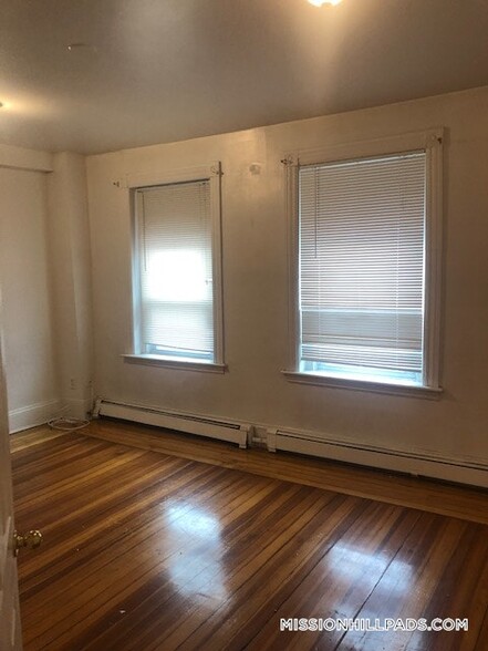 Building Photo - 5 Fairland St