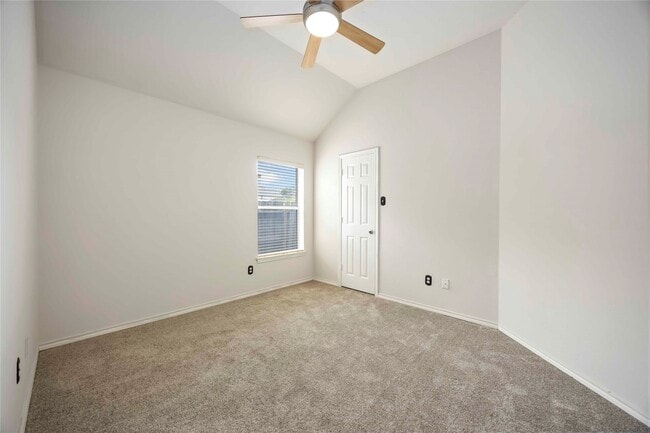 Building Photo - 2019 Shore Breeze Dr