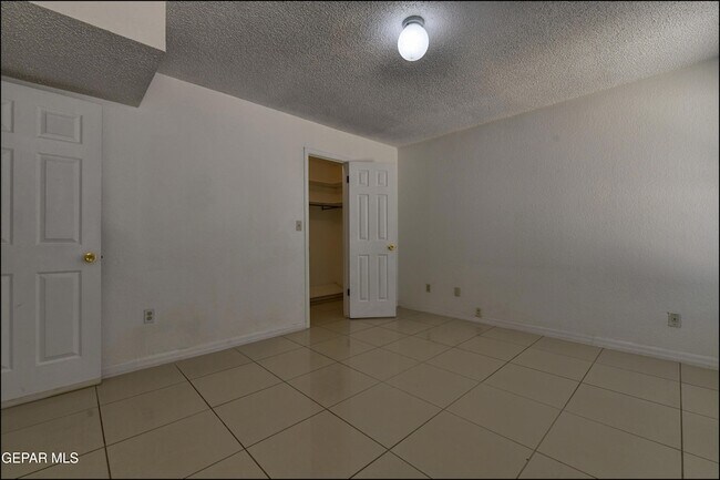 Building Photo - 695 Bluff Canyon Cir