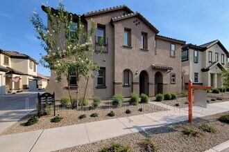 Building Photo - 16651 W Sierra St