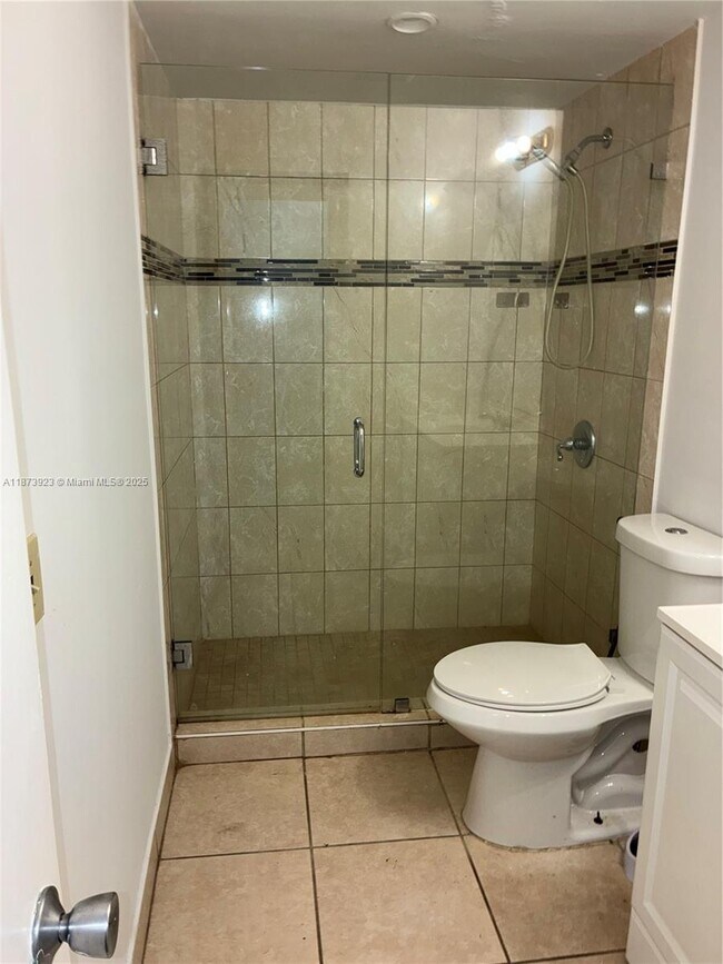 Building Photo - 1358 W 69th St