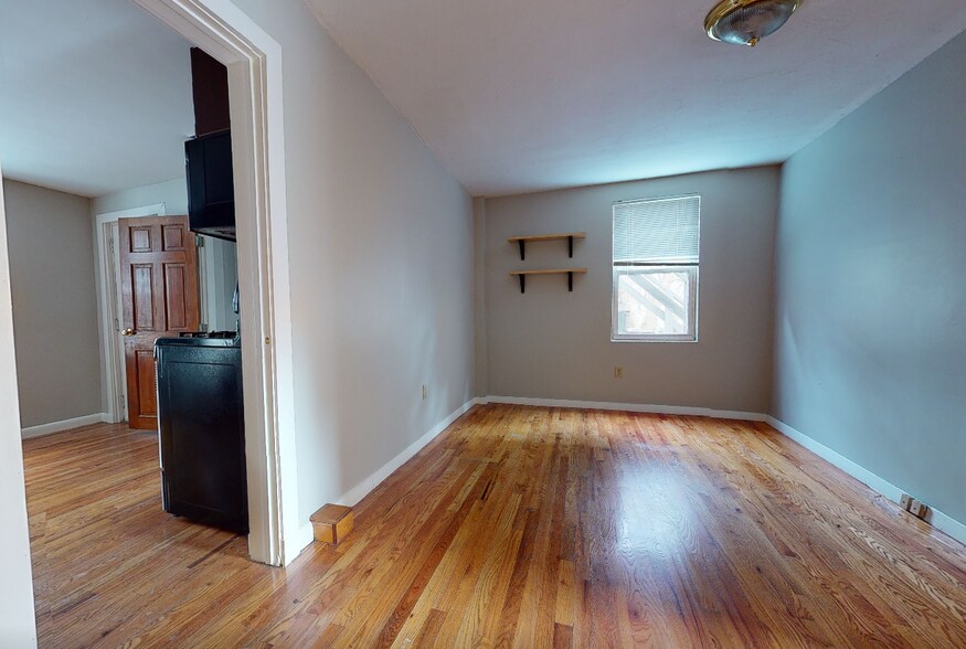 Building Photo - 428 Franklin St