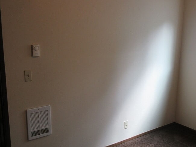 Building Photo - 3351 Willow Ct SE