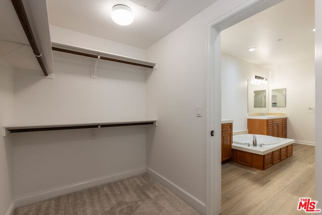 Building Photo - 12975 Agustin Pl