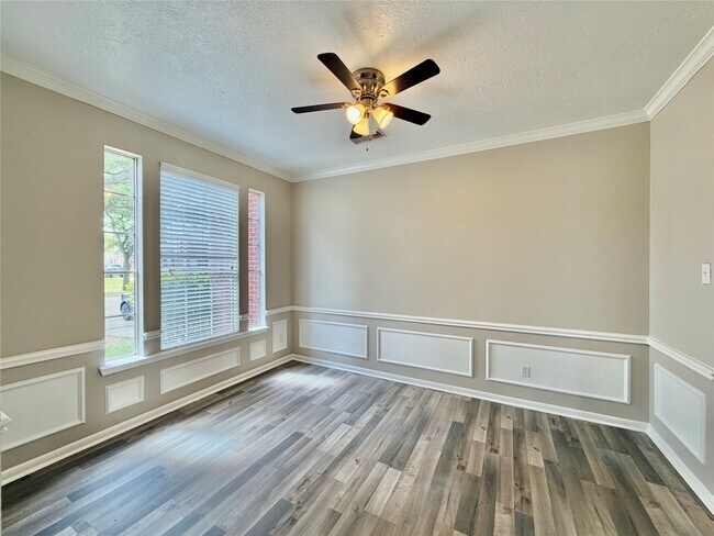 Building Photo - 6315 Laurel Bush Ln