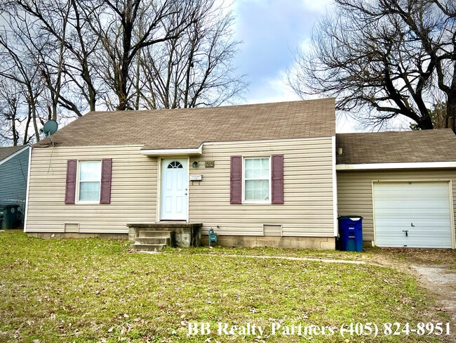 Building Photo - 1212 S Erie Ave