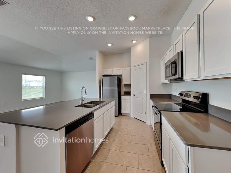 Building Photo - 4024 Tug Hl Ln