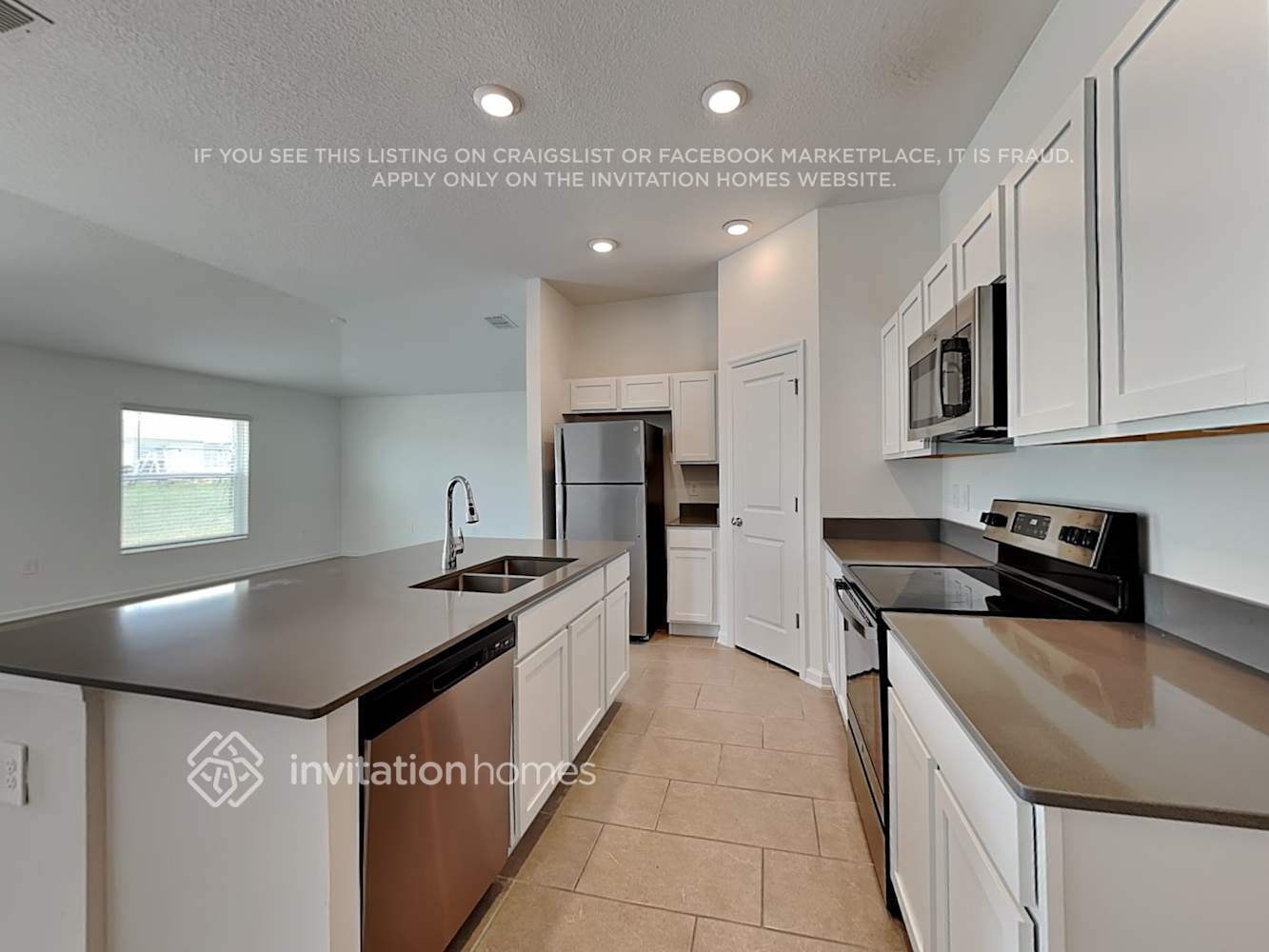 Building Photo - 3007 Blue Bonnet Ln