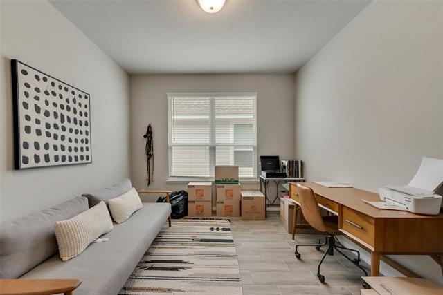 Building Photo - 5924 Hopkins Dr