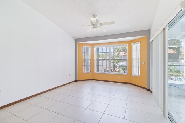 Building Photo - Hudson Pool Home for Lease