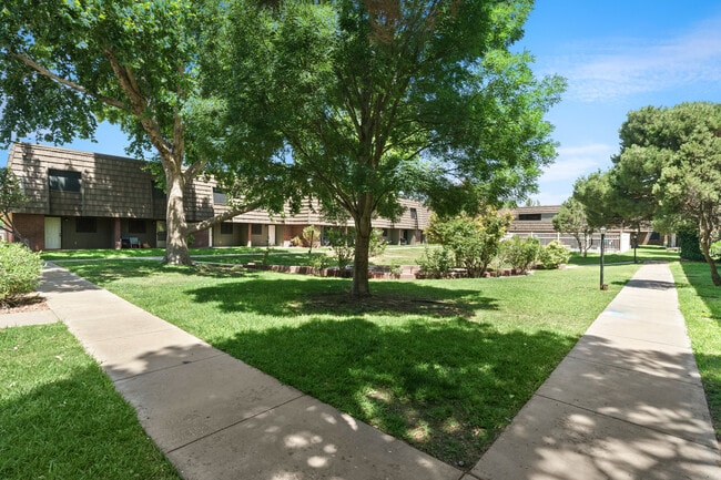 Building Photo - Riverwood