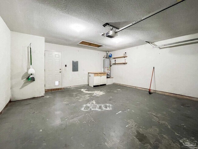 Building Photo - 209 Staysail St