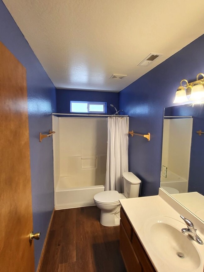 Building Photo - Bright Spacious Kachina Village Home!