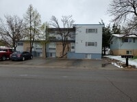 Building Photo - 1104 Ponderosa Dr