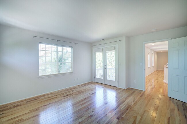 Building Photo - 3Bd/2.5Ba Redmond Home
