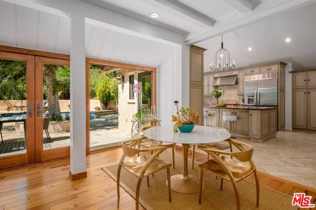 Building Photo - 9545 Dalegrove Dr