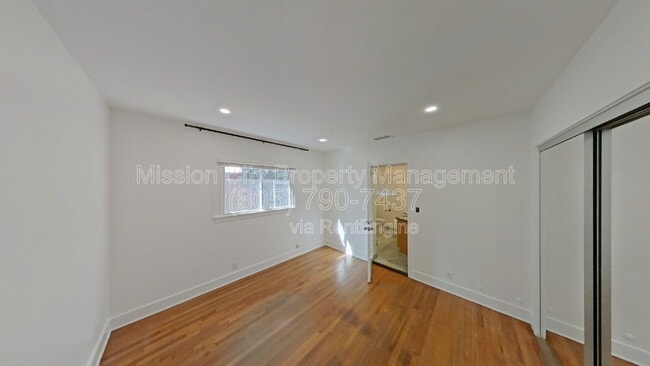 Building Photo - 328 W Pedregosa St