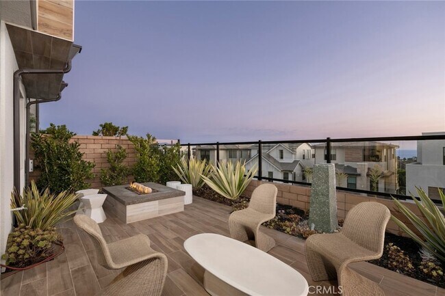 Building Photo - 26304 Paseo Horizonte
