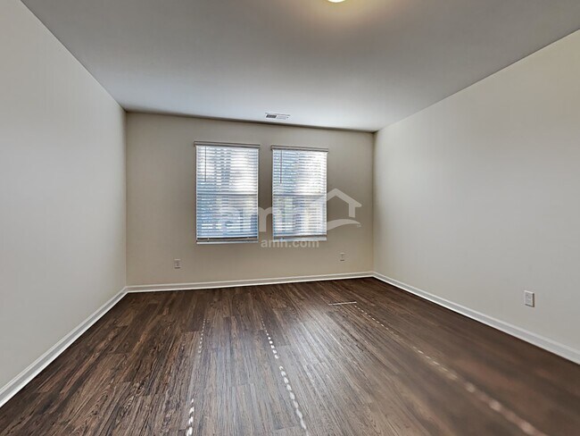 Building Photo - 190 Orion Way