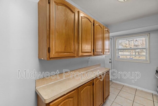 Building Photo - 405 Cameron Rd