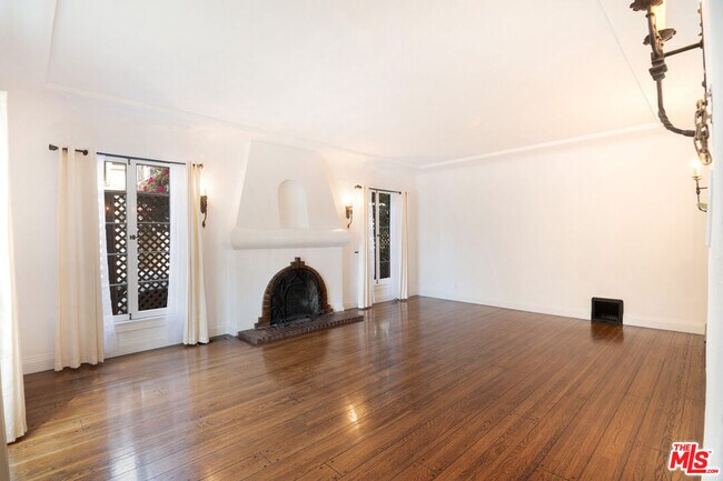 Building Photo - 6329 W 6th St