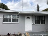 Building Photo - 5411 SW 38th Ct
