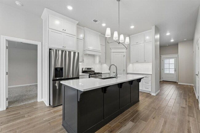 Building Photo - 16129 Villa Valeria Way