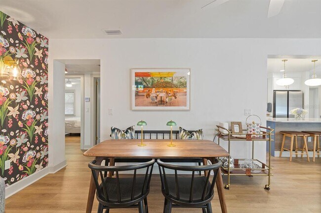 Building Photo - 304 NW 24th St