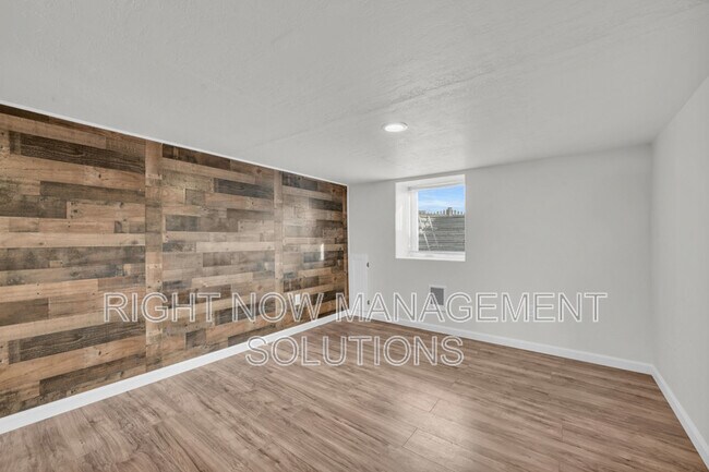 Building Photo - 202 S Middleton Rd