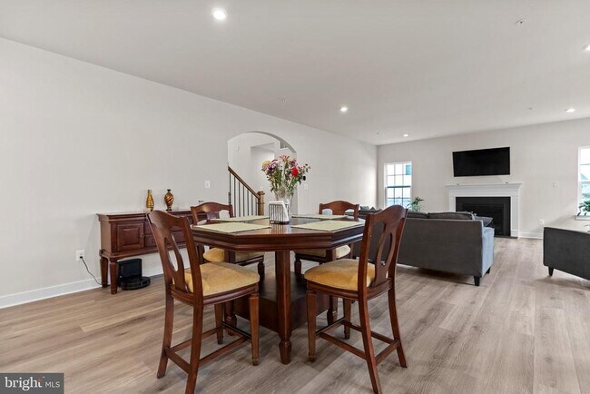 Building Photo - 12105 Empire Ln