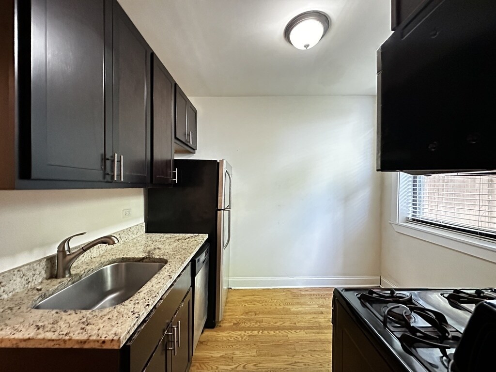 Building Photo - 4139 N Ashland Ave
