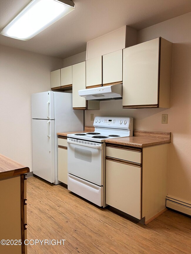 Building Photo - 3560 W Dimond Blvd