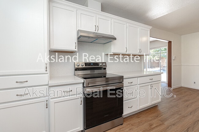 Building Photo - 726 Milestone Dr