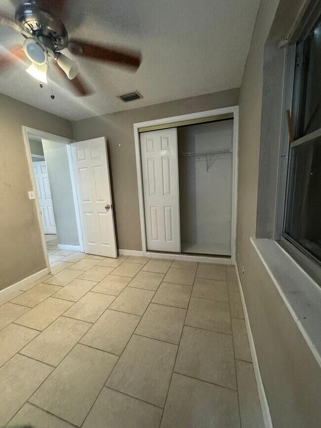 Building Photo - 2320 Cypress Rd