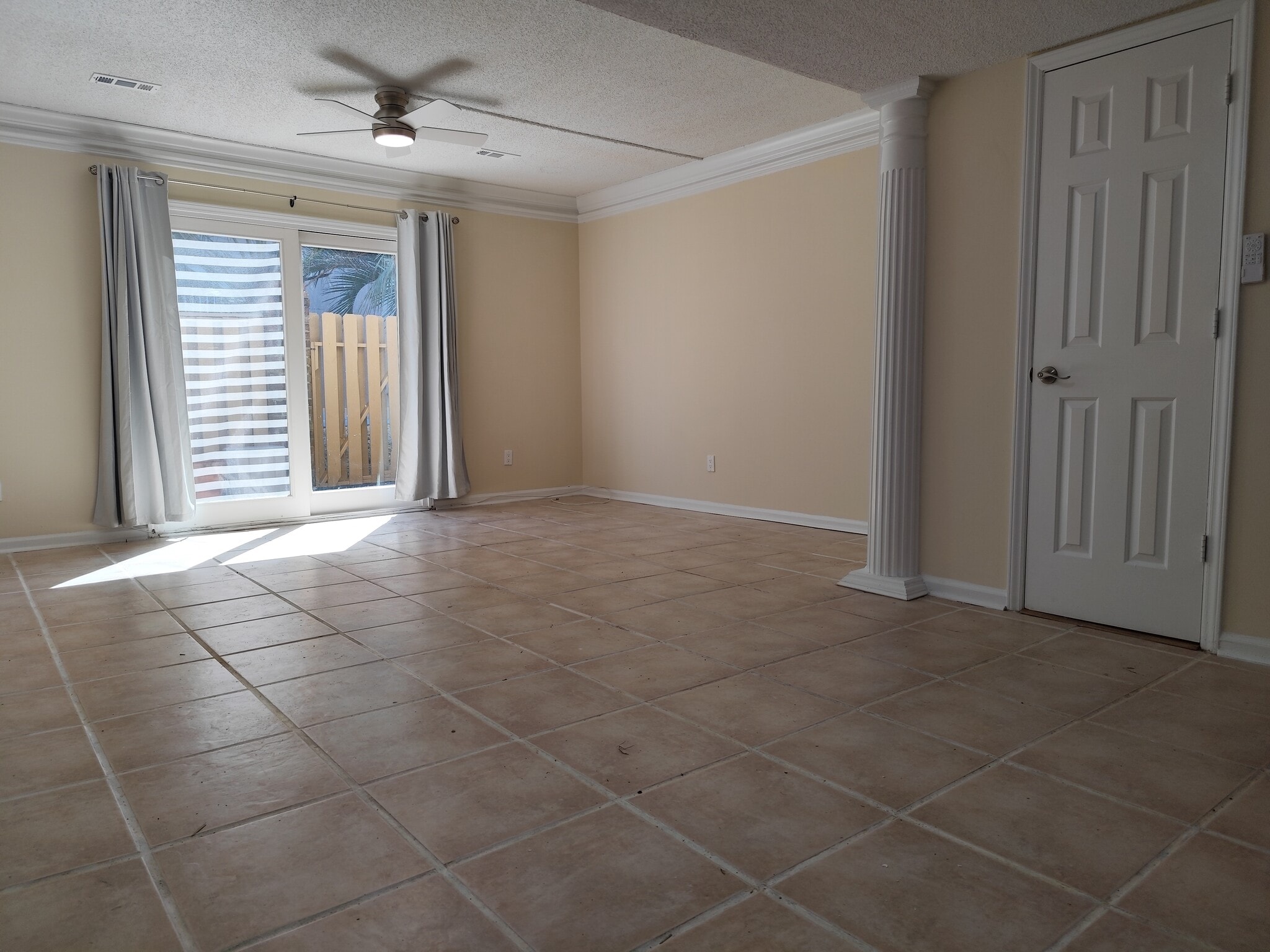 Building Photo - 306 76th Ave N