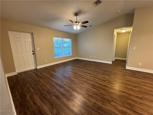 Building Photo - 3022 SW 14th Ct