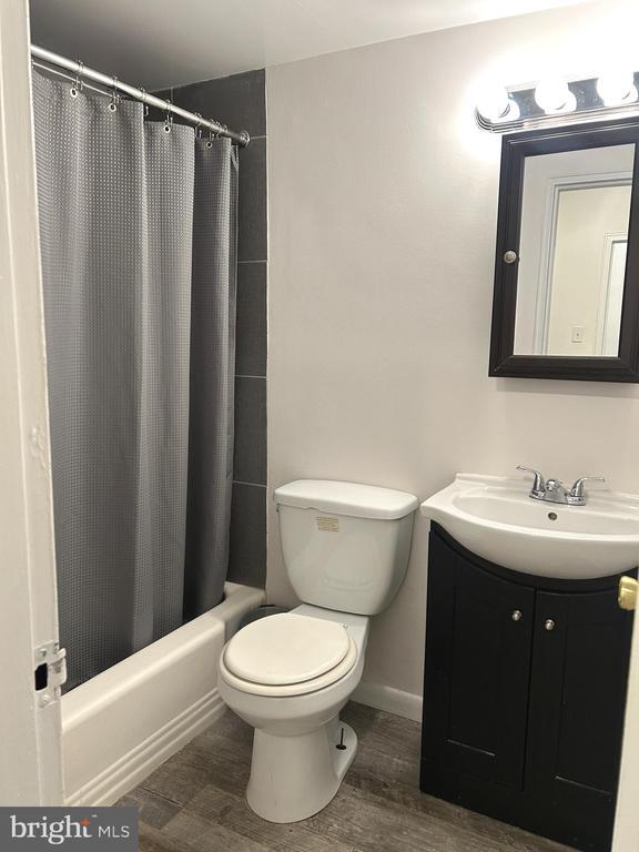 Building Photo - 2101 Chestnut St