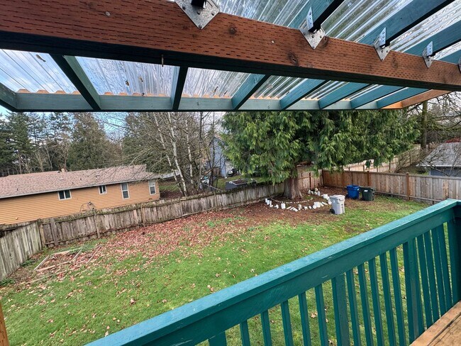 Building Photo - Spacious Covington Home with all New Appliances, Fresh Paint and Large Fenced Yard!