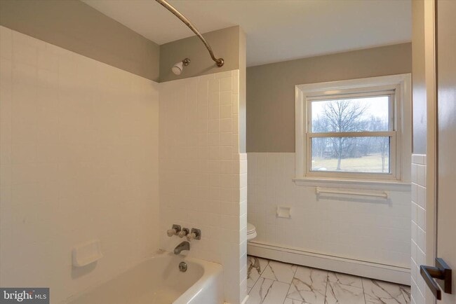 Building Photo - 685 Knight Rd