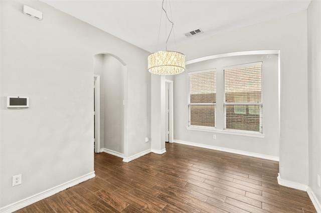 Building Photo - 15920 Alvarado Dr