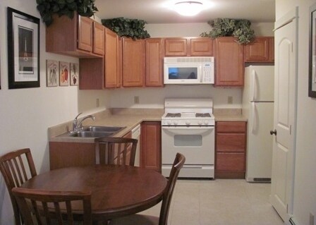 Building Photo - 112 Highland Pl