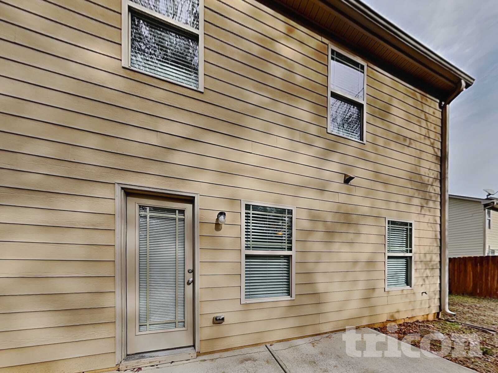 Building Photo - 121 Pristine Dr